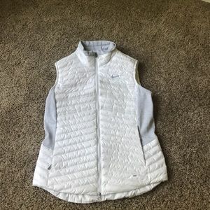 Women’s Nike golf vest.
